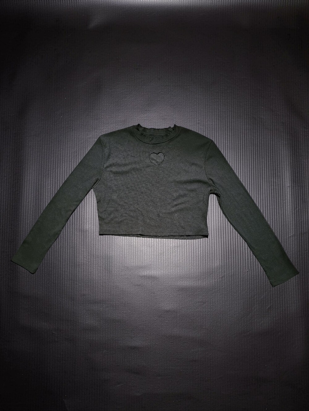 ROMWE Black Cropped Long Sleeve Top with Heart Cutout. Size XL. Great Condition!